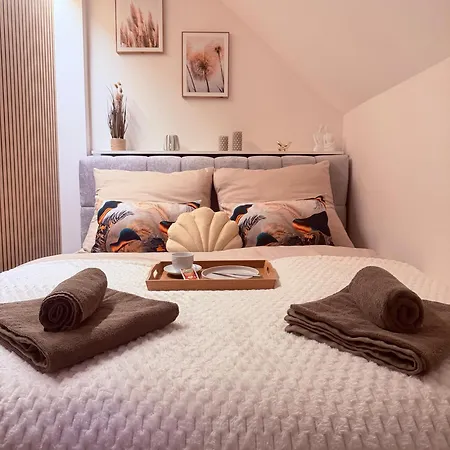 Elizabeth Apartment