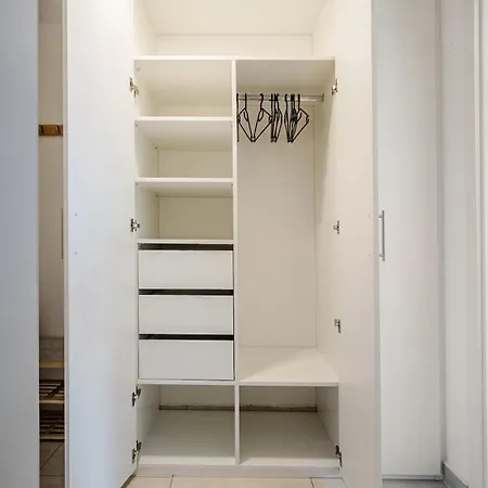 Elizabeth Apartment